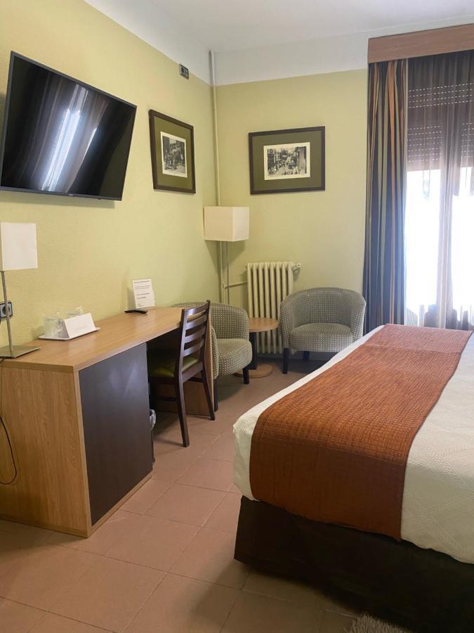 Hostal Ballesta Madrid Eksteriør billede