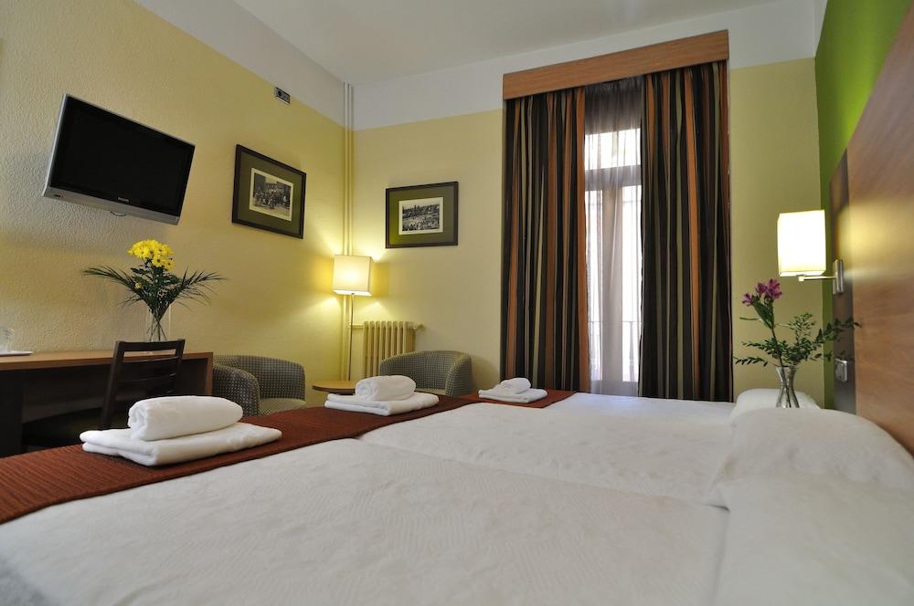Hostal Ballesta Madrid Eksteriør billede