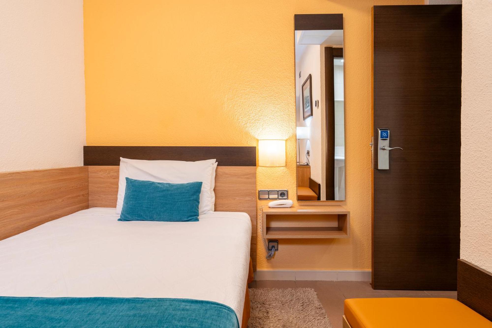 Hostal Ballesta Madrid Eksteriør billede